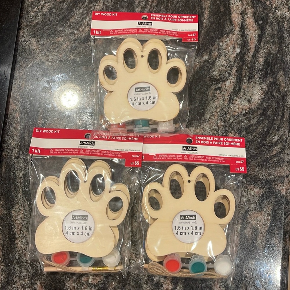 ArtMinds DIY Wood Ornament Kit port print ornament, 3 sets of 4
